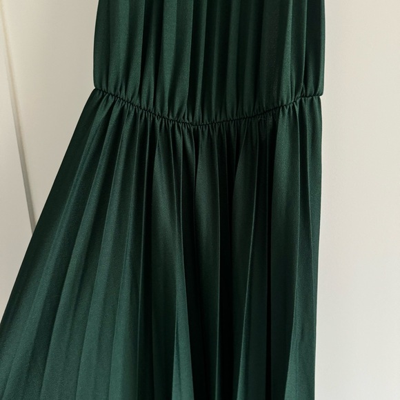 halter pleated waist maxi dress in forest green - Picture 4 of 4